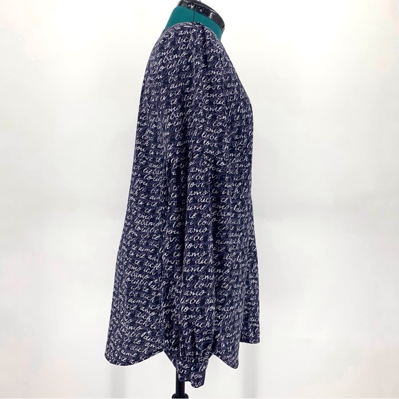 Cabi Te Amo Blouse # 5336, 'Love' Printed Long Sleeve V-neck Navy Blouse, Medium - Picture 10 of 16